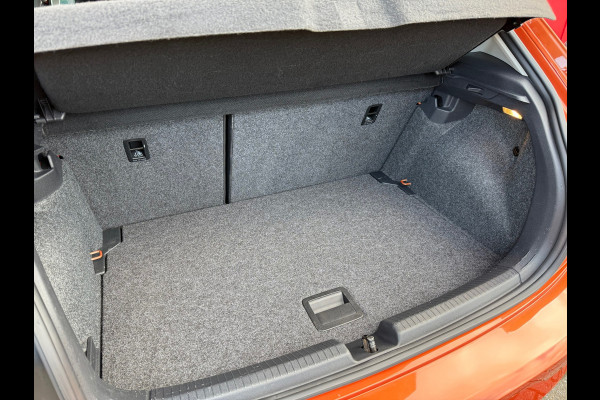 Volkswagen Polo 1.0 TSI Highline - Automaat - Schuif/Panodak - Navi - LED - Org.NL