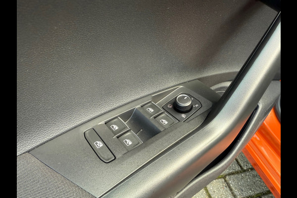 Volkswagen Polo 1.0 TSI Highline - Automaat - Schuif/Panodak - Navi - LED - Org.NL