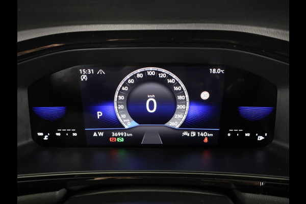 Volkswagen T-Roc 1.5 TSI R-Line 150 PK DSG | Blackstyle | Trekhaak afneembaar | ErgoActive Stoel Pakket | Navigatie |