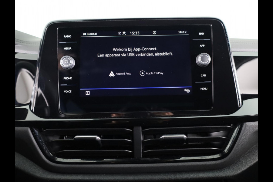 Volkswagen T-Roc 1.5 TSI R-Line 150 PK DSG | Blackstyle | Trekhaak afneembaar | ErgoActive Stoel Pakket | Navigatie |