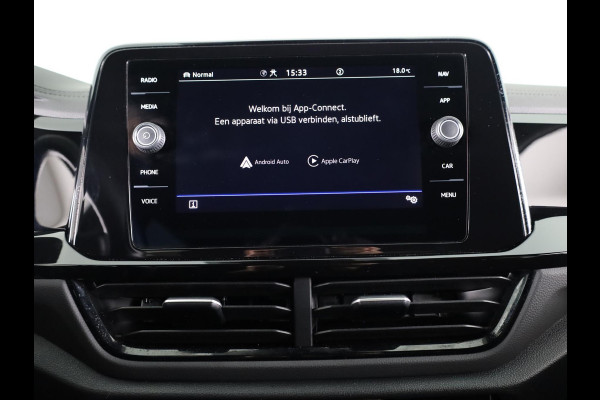 Volkswagen T-Roc 1.5 TSI R-Line 150 PK DSG | Blackstyle | Trekhaak afneembaar | ErgoActive Stoel Pakket | Navigatie |