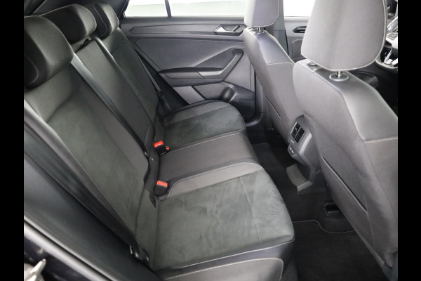 Volkswagen T-Roc 1.5 TSI R-Line 150 PK DSG | Blackstyle | Trekhaak afneembaar | ErgoActive Stoel Pakket | Navigatie |
