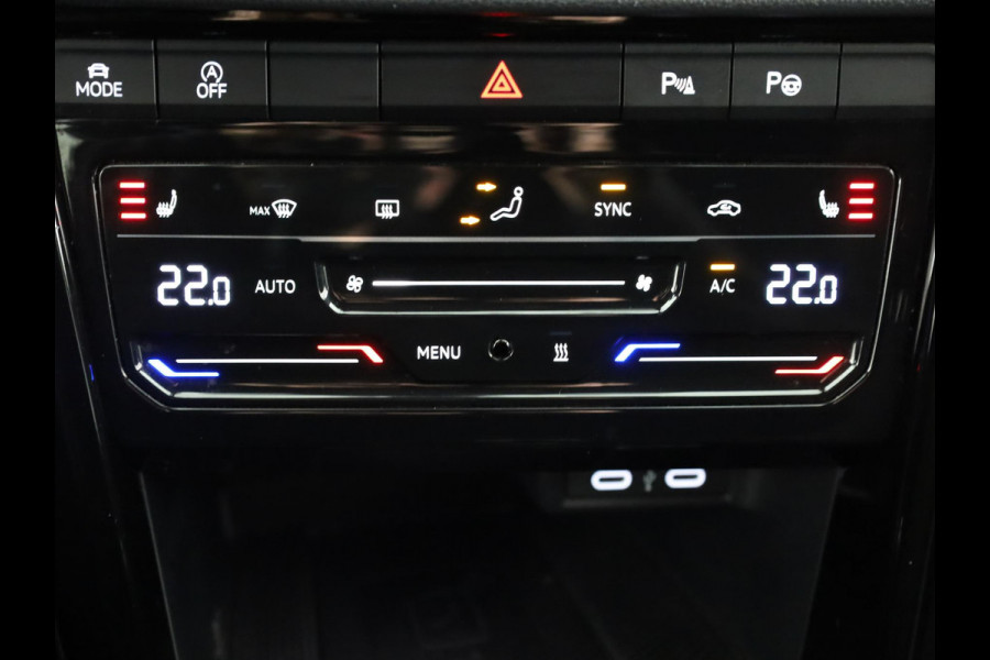 Volkswagen T-Roc 1.5 TSI R-Line 150 PK DSG | Blackstyle | Trekhaak afneembaar | ErgoActive Stoel Pakket | Navigatie |