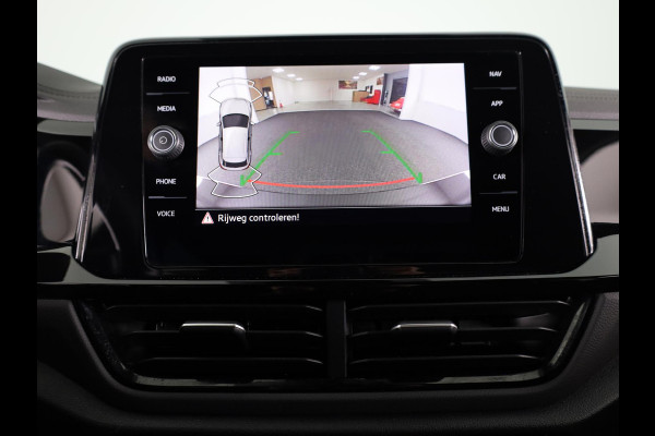 Volkswagen T-Roc 1.5 TSI R-Line 150 PK DSG | Blackstyle | Trekhaak afneembaar | ErgoActive Stoel Pakket | Navigatie |