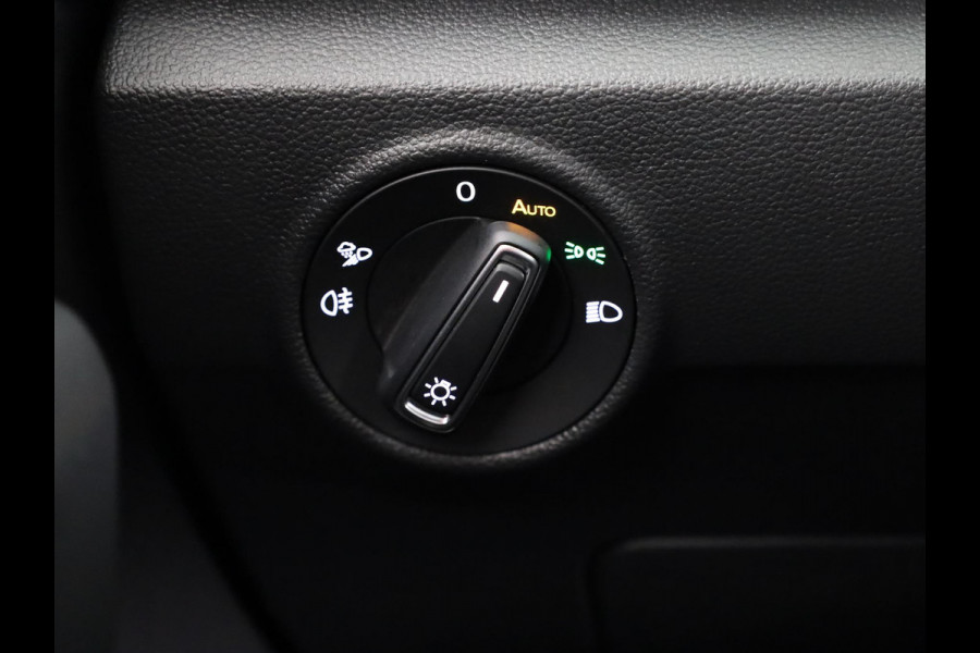 Volkswagen T-Roc 1.5 TSI R-Line 150 PK DSG | Blackstyle | Trekhaak afneembaar | ErgoActive Stoel Pakket | Navigatie |