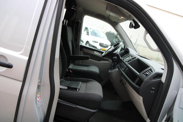 Volkswagen Transporter 2.0 TDI DSG L2H1 Comfortline / Automaat / Trekhaak / App connect