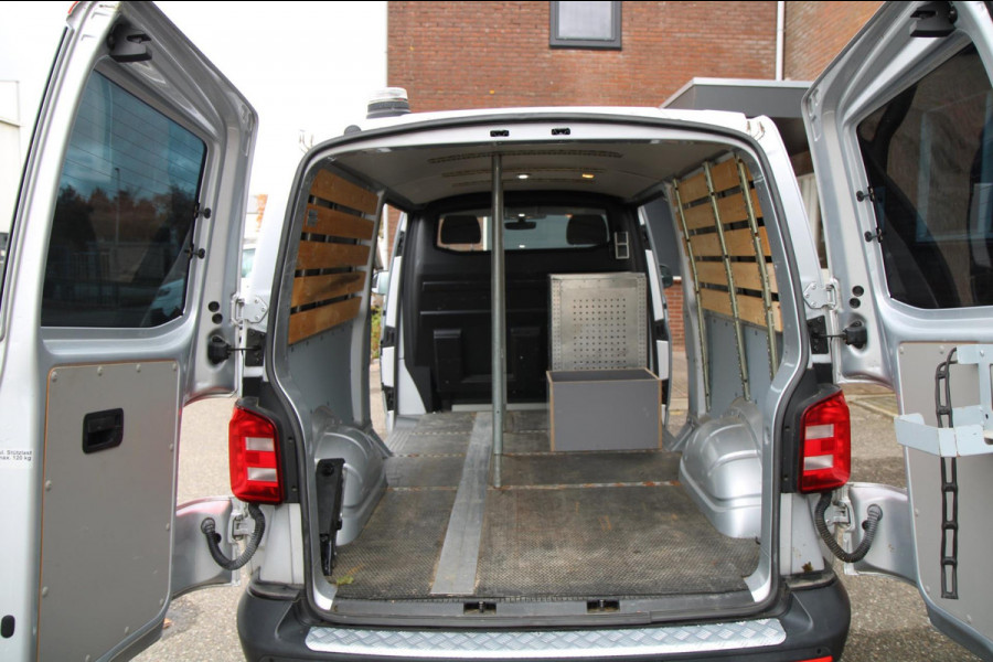 Volkswagen Transporter 2.0 TDI DSG L2H1 Comfortline / Automaat / Trekhaak / App connect