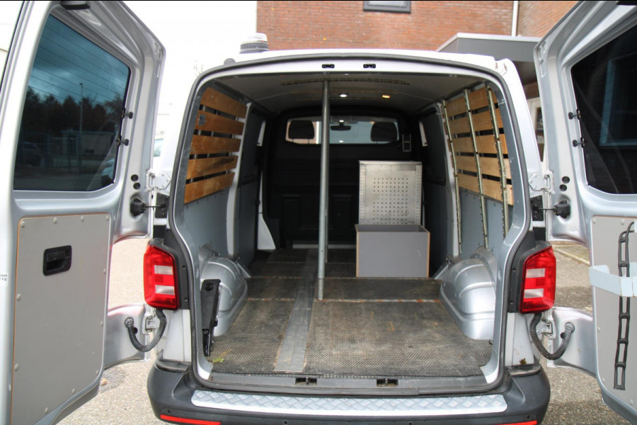 Volkswagen Transporter 2.0 TDI DSG L2H1 Comfortline / Automaat / Trekhaak / App connect