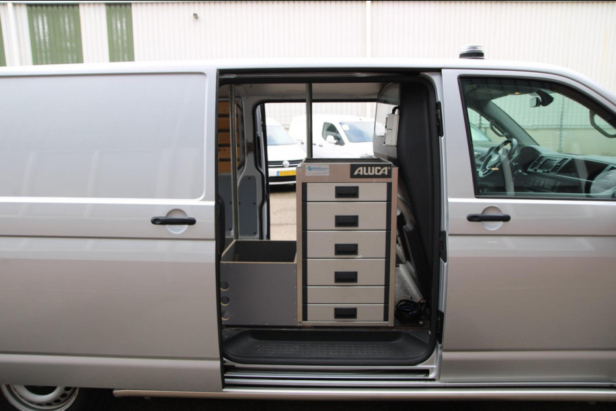 Volkswagen Transporter 2.0 TDI DSG L2H1 Comfortline / Automaat / Trekhaak / App connect