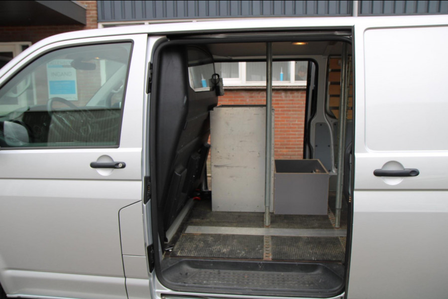 Volkswagen Transporter 2.0 TDI DSG L2H1 Comfortline / Automaat / Trekhaak / App connect