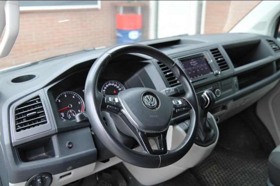 Volkswagen Transporter 2.0 TDI DSG L2H1 Comfortline / Automaat / Trekhaak / App connect