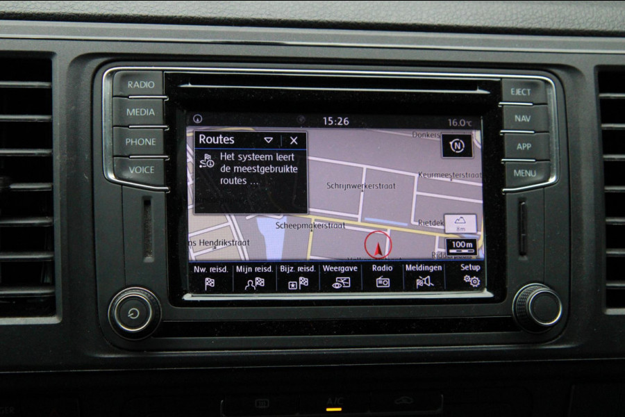 Volkswagen Transporter 2.0 TDI DSG L2H1 Comfortline / Automaat / Trekhaak / App connect