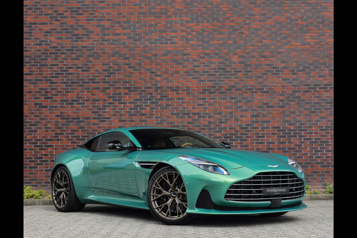 Aston Martin DB12 4.0 V8 | Iridiscent Emerald - Oxford Tan