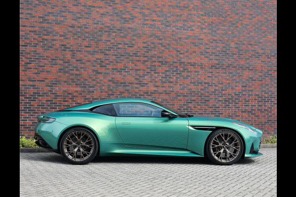 Aston Martin DB12 4.0 V8 | Iridiscent Emerald - Oxford Tan