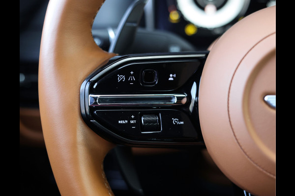 Aston Martin DB12 4.0 V8 | Iridiscent Emerald - Oxford Tan