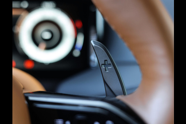 Aston Martin DB12 4.0 V8 | Iridiscent Emerald - Oxford Tan