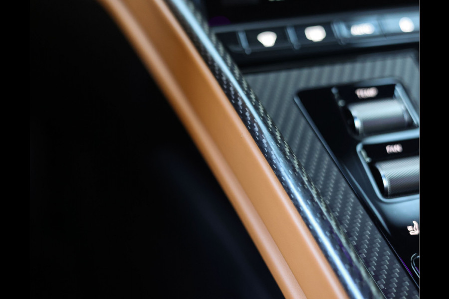 Aston Martin DB12 4.0 V8 | Iridiscent Emerald - Oxford Tan