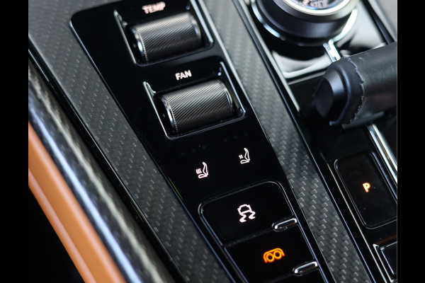 Aston Martin DB12 4.0 V8 | Iridiscent Emerald - Oxford Tan