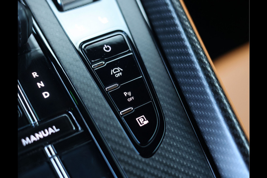 Aston Martin DB12 4.0 V8 | Iridiscent Emerald - Oxford Tan