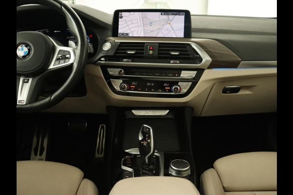 BMW X3 xDrive30e M Sport | Panoramadak | Trekhaak | Head-Up | Stoelverwarming | Leder | Live Cockpit | Stuurverwarming | Carplay | Camera | 20'' | Navigatie | Keyless | PHEV | Plug In