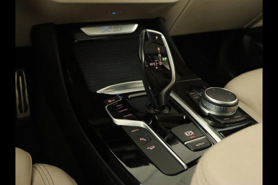 BMW X3 xDrive30e M Sport | Panoramadak | Trekhaak | Head-Up | Stoelverwarming | Leder | Live Cockpit | Stuurverwarming | Carplay | Camera | 20'' | Navigatie | Keyless | PHEV | Plug In