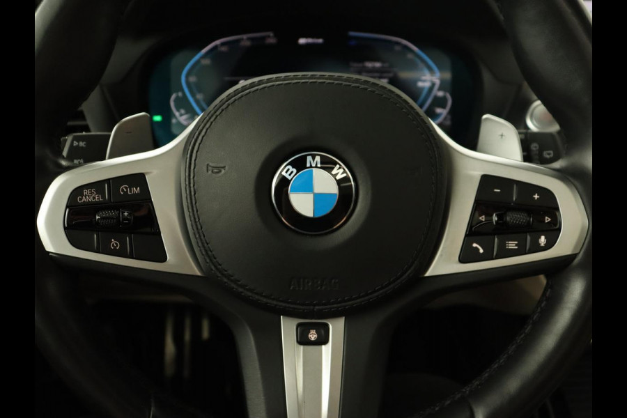 BMW X3 xDrive30e M Sport | Panoramadak | Trekhaak | Head-Up | Stoelverwarming | Leder | Live Cockpit | Stuurverwarming | Carplay | Camera | 20'' | Navigatie | Keyless | PHEV | Plug In