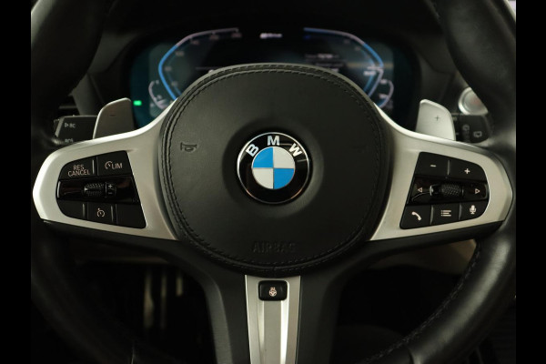 BMW X3 xDrive30e M Sport | Panoramadak | Trekhaak | Head-Up | Stoelverwarming | Leder | Live Cockpit | Stuurverwarming | Carplay | Camera | 20'' | Navigatie | Keyless | PHEV | Plug In
