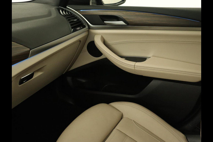 BMW X3 xDrive30e M Sport | Panoramadak | Trekhaak | Head-Up | Stoelverwarming | Leder | Live Cockpit | Stuurverwarming | Carplay | Camera | 20'' | Navigatie | Keyless | PHEV | Plug In