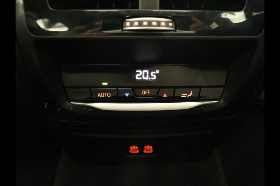 BMW X3 xDrive30e M Sport | Panoramadak | Trekhaak | Head-Up | Stoelverwarming | Leder | Live Cockpit | Stuurverwarming | Carplay | Camera | 20'' | Navigatie | Keyless | PHEV | Plug In