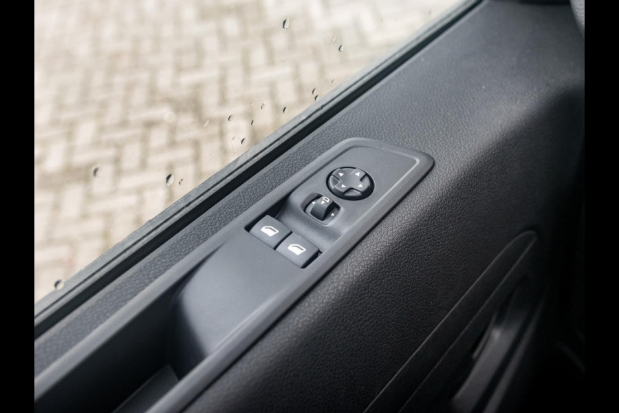 Fiat E-Scudo L3 75 kWh | City Pack | 17" | Exterieur Pack | Laadruimte Pack | Full LED Fiat E-Scudo L3 75 kWh | City Pack | 17" | Exterieur Pack | Laadruimte Pack | Full LED