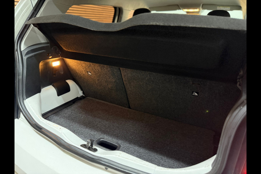 Volkswagen up! 1.0 BMT move up! 5 deurs | BTW | Airco | LED | Bluetooth