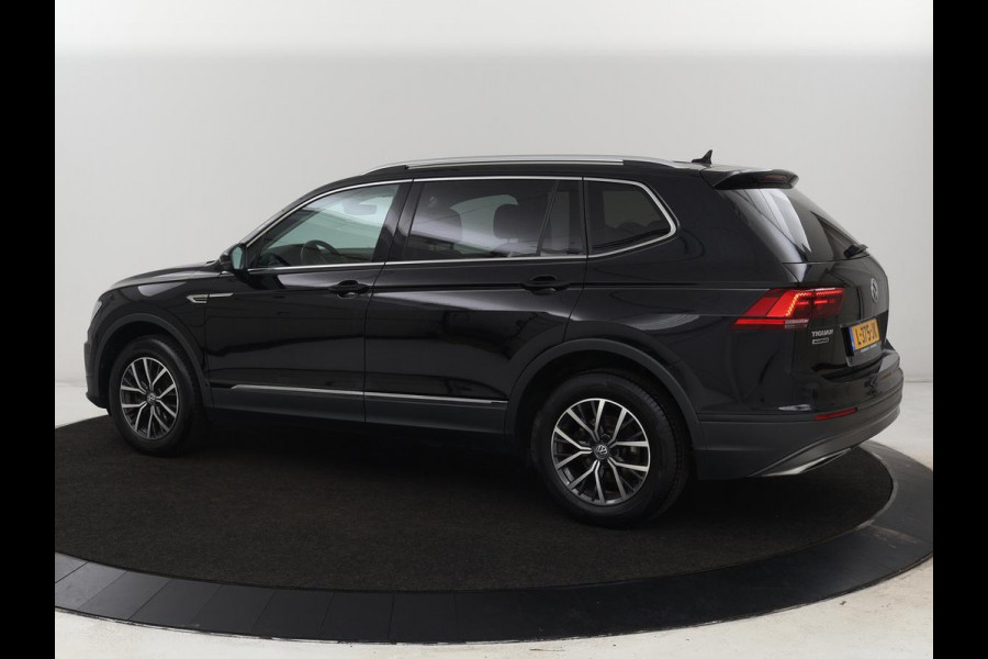 Volkswagen Tiguan Allspace 1.5 TSI Comfortline 7-persoons | 1e eigenaar | Trekhaak | Adaptive cruise | Keyless | Carplay | Navigatie | Climate control | DAB | Parkeerhulp | Bluetooth