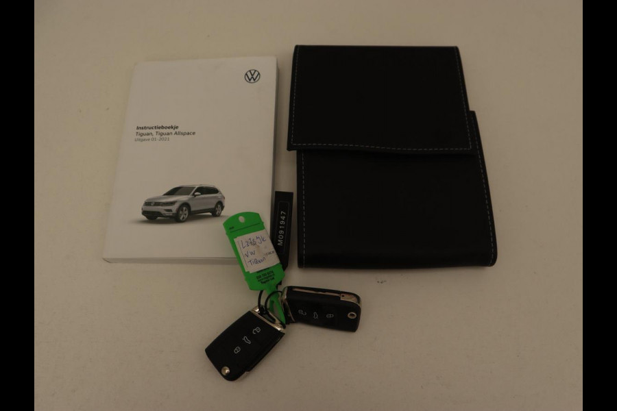 Volkswagen Tiguan Allspace 1.5 TSI Comfortline 7-persoons | 1e eigenaar | Trekhaak | Adaptive cruise | Keyless | Carplay | Navigatie | Climate control | DAB | Parkeerhulp | Bluetooth
