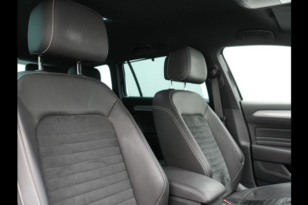 Volkswagen Passat Variant 1.4 TSI GTE Business Plug In Hybrid 218pk Dealer O.H PHEV | Trekhaak Af Fabriek | Adaptive Cruise | Alcantara Sportstoelen Massage & Verwarmd | IQ Light | Apple Carplay | Keyless | Blis | Navigatie | Virtual | DAB |