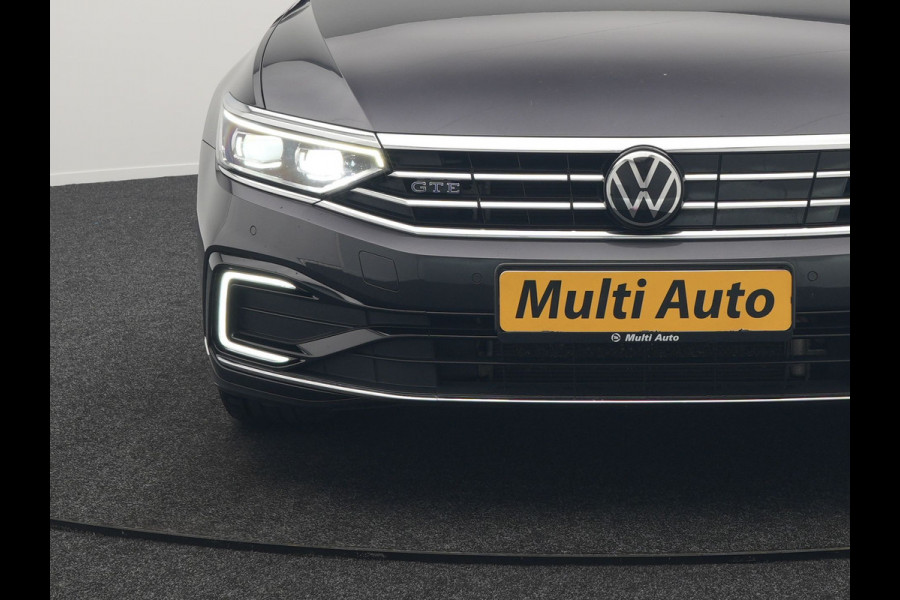 Volkswagen Passat Variant 1.4 TSI GTE Business Plug In Hybrid 218pk Dealer O.H PHEV | Trekhaak Af Fabriek | Adaptive Cruise | Alcantara Sportstoelen Massage & Verwarmd | IQ Light | Apple Carplay | Keyless | Blis | Navigatie | Virtual | DAB |