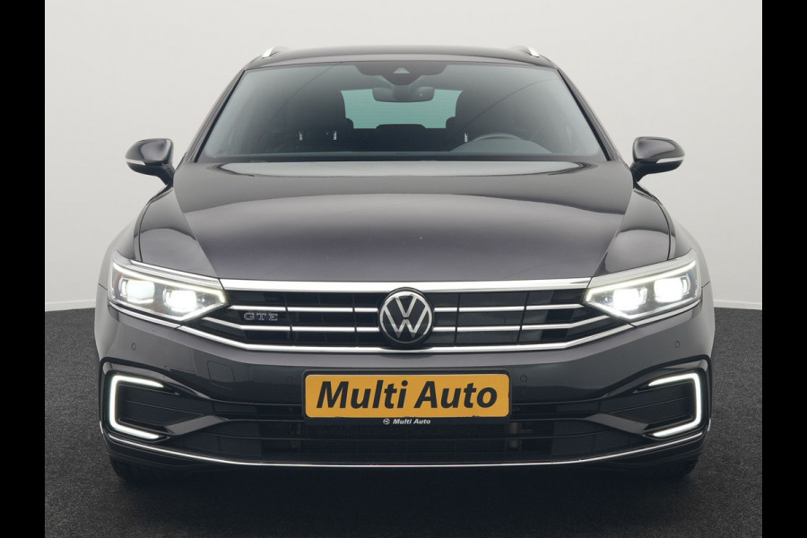 Volkswagen Passat Variant 1.4 TSI GTE Business Plug In Hybrid 218pk Dealer O.H PHEV | Trekhaak Af Fabriek | Adaptive Cruise | Alcantara Sportstoelen Massage & Verwarmd | IQ Light | Apple Carplay | Keyless | Blis | Navigatie | Virtual | DAB |