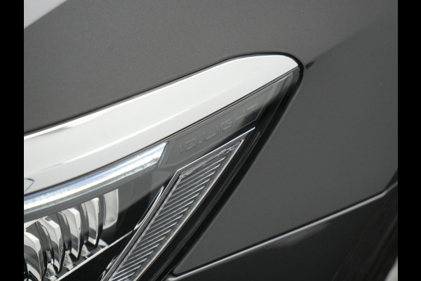 Volkswagen Passat Variant 1.4 TSI GTE Business Plug In Hybrid 218pk Dealer O.H PHEV | Trekhaak Af Fabriek | Adaptive Cruise | Alcantara Sportstoelen Massage & Verwarmd | IQ Light | Apple Carplay | Keyless | Blis | Navigatie | Virtual | DAB |