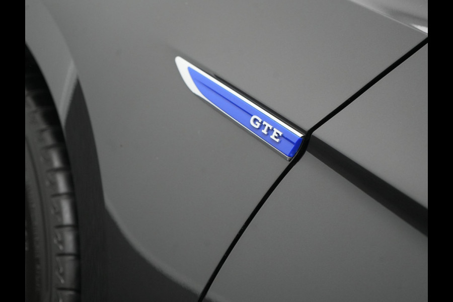 Volkswagen Passat Variant 1.4 TSI GTE Business Plug In Hybrid 218pk Dealer O.H PHEV | Trekhaak Af Fabriek | Adaptive Cruise | Alcantara Sportstoelen Massage & Verwarmd | IQ Light | Apple Carplay | Keyless | Blis | Navigatie | Virtual | DAB |
