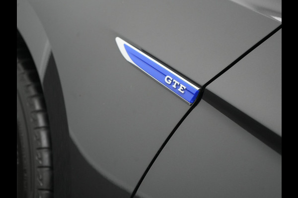 Volkswagen Passat Variant 1.4 TSI GTE Business Plug In Hybrid 218pk Dealer O.H PHEV | Trekhaak Af Fabriek | Adaptive Cruise | Alcantara Sportstoelen Massage & Verwarmd | IQ Light | Apple Carplay | Keyless | Blis | Navigatie | Virtual | DAB |