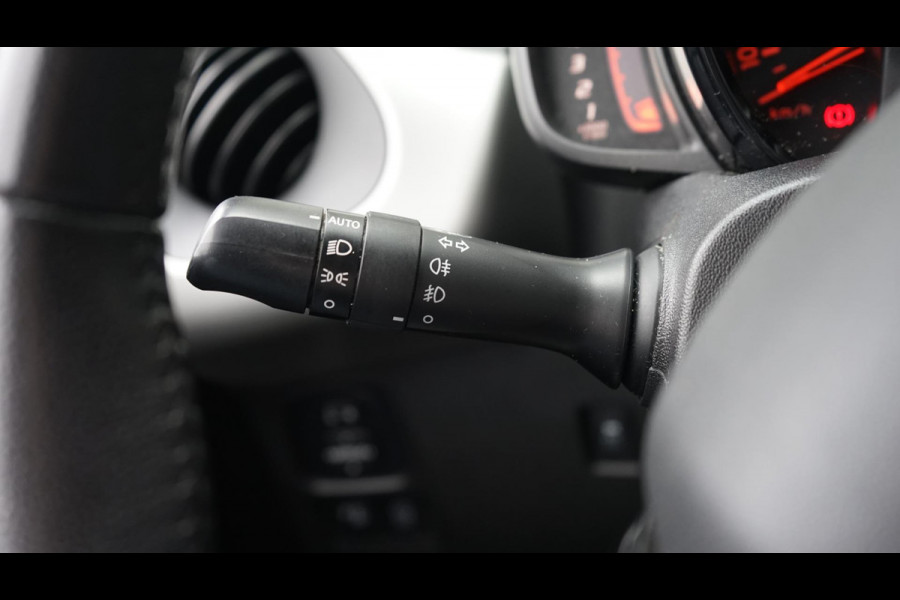 Peugeot 108 1.0 e-VTi Allure TOP! CAMERA-CARPLAY-CLIMA-CRUISE-ORIGINEEL NEDERLANDS-LICHTMETAAL-XENON