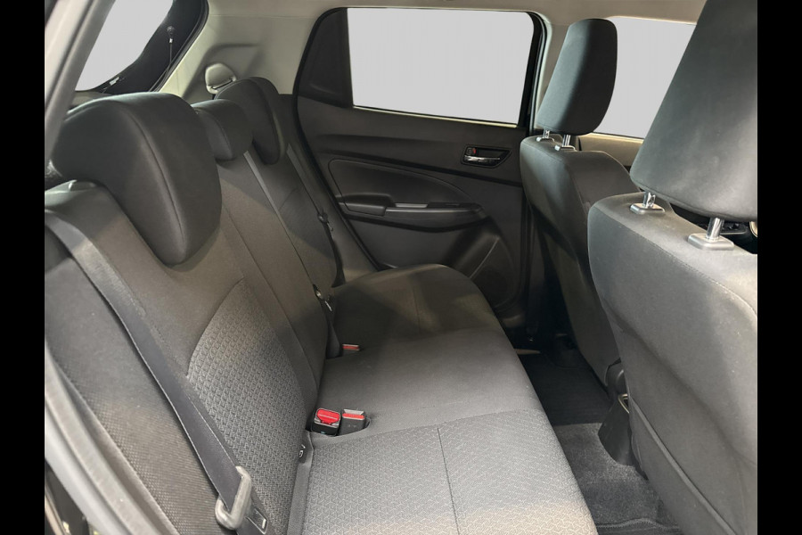 Suzuki Swift 1.2 Style Smart Hybrid | navigatie | stoelverwarming | blind-spot | LED | adaptive cuise |