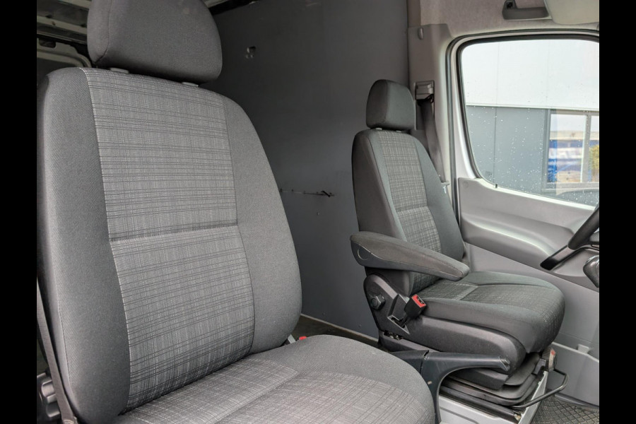 Mercedes-Benz Sprinter 316 160PK RWD 3500KG TREKHAAK AIRCO STANDKACHEL L2H2