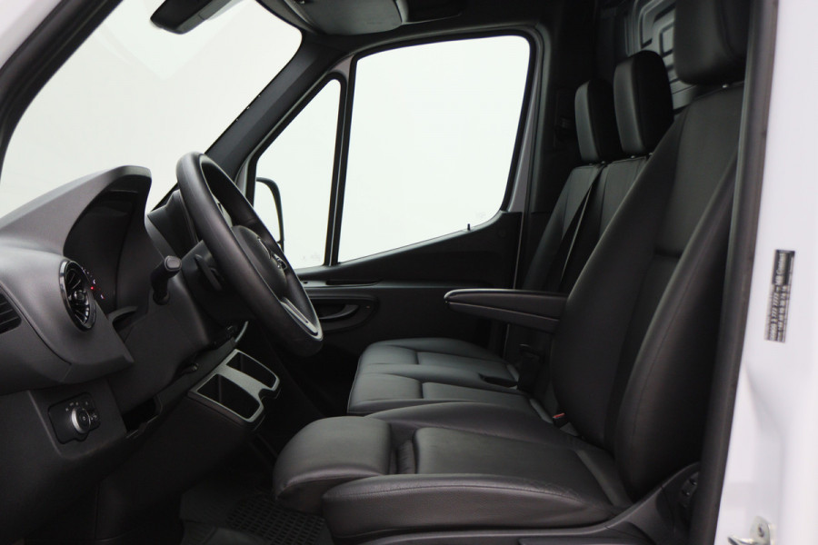Mercedes-Benz Sprinter 317 CDI Aut. L2H1 Leer, 3-Zits, Camera, Standkachel, Apple Carplay, Cruise, DAB Mercedes-Benz Sprinter 317 CDI Aut. L2H1 Leer, 3-Zits, Camera, Standkachel, Apple Carplay, Cruise, DAB