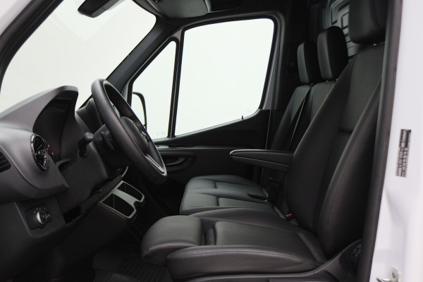 Mercedes-Benz Sprinter 317 CDI Aut. L2H1 Leer, 3-Zits, Camera, Standkachel, Apple Carplay, Cruise, DAB Mercedes-Benz Sprinter 317 CDI Aut. L2H1 Leer, 3-Zits, Camera, Standkachel, Apple Carplay, Cruise, DAB
