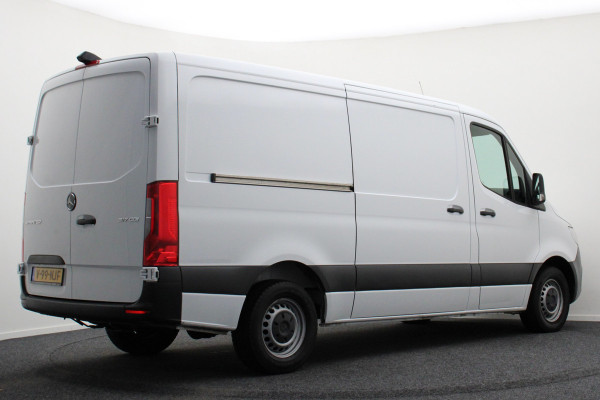 Mercedes-Benz Sprinter 317 CDI Aut. L2H1 Leer, 3-Zits, Camera, Standkachel, Apple Carplay, Cruise, DAB Mercedes-Benz Sprinter 317 CDI Aut. L2H1 Leer, 3-Zits, Camera, Standkachel, Apple Carplay, Cruise, DAB