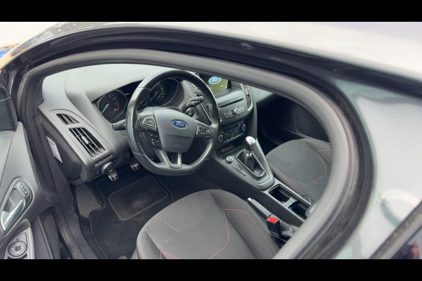 Ford FOCUS Wagon 1.0 Ecoboost ST-Line 125pk Trekhaak | Achteruitrijcamera | Winterpack | Android auto / Apple Carplay Ford FOCUS Wagon 1.0 Ecoboost ST-Line 125pk Trekhaak | Achteruitrijcamera | Winterpack | Android auto / Apple Carplay