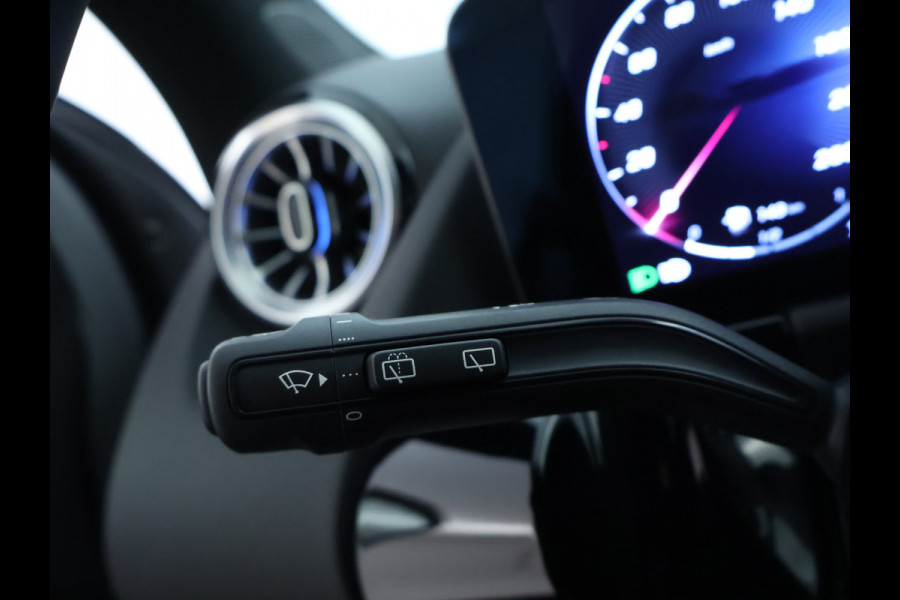 Mercedes-Benz GLA 250 e AMG Plug-In Hybride AMG Line | Dodehoek Assist | 11kW Laden | MiltiBeam Koplampen | Stuur en Stoelverwarming. Inclusief 24 maanden MB Certified garantie voor Europa.