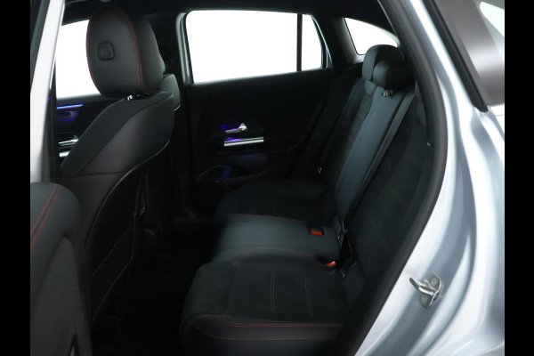 Mercedes-Benz GLA 250 e AMG Plug-In Hybride AMG Line | Dodehoek Assist | 11kW Laden | MiltiBeam Koplampen | Stuur en Stoelverwarming. Inclusief 24 maanden MB Certified garantie voor Europa.