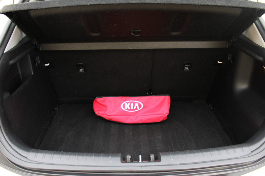 Kia Stonic 1.0 T-GDi DynamicLine | Navigatie | Camera | Carplay Kia Stonic 1.0 T-GDi DynamicLine | Navigatie | Camera | Carplay
