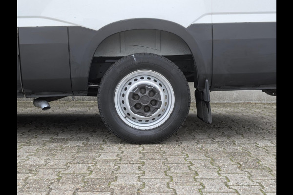 Iveco Daily 35S14V 2.3 AUTOMAAT 3500KG TREKHAAK CRUISE AIRCO NAVI
